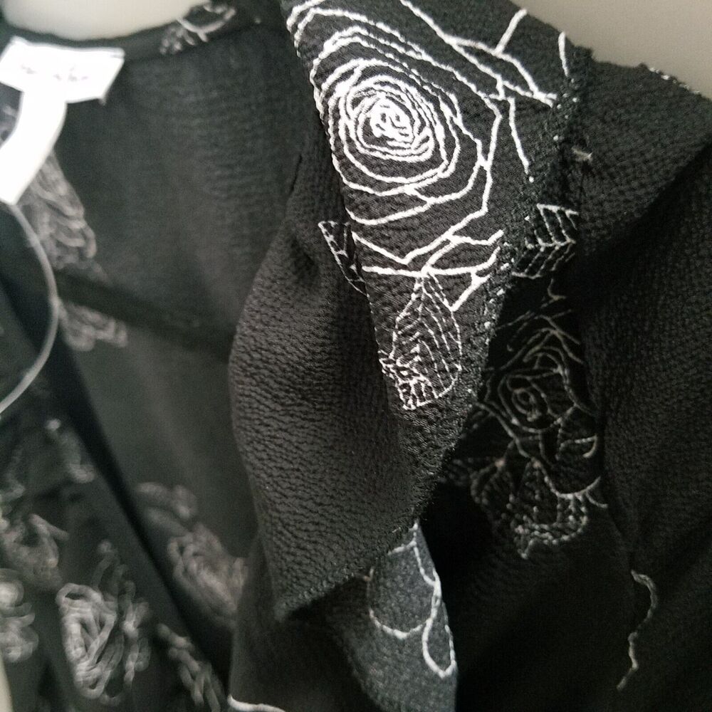 Urban Heritage Womens Sz M Black White Floral Long Sleeve Wrap Dress - Picture 9 of 10